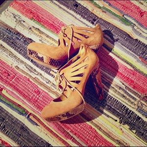 Chinese Laundry, Guess, Steve Madden, Sergio Rossi